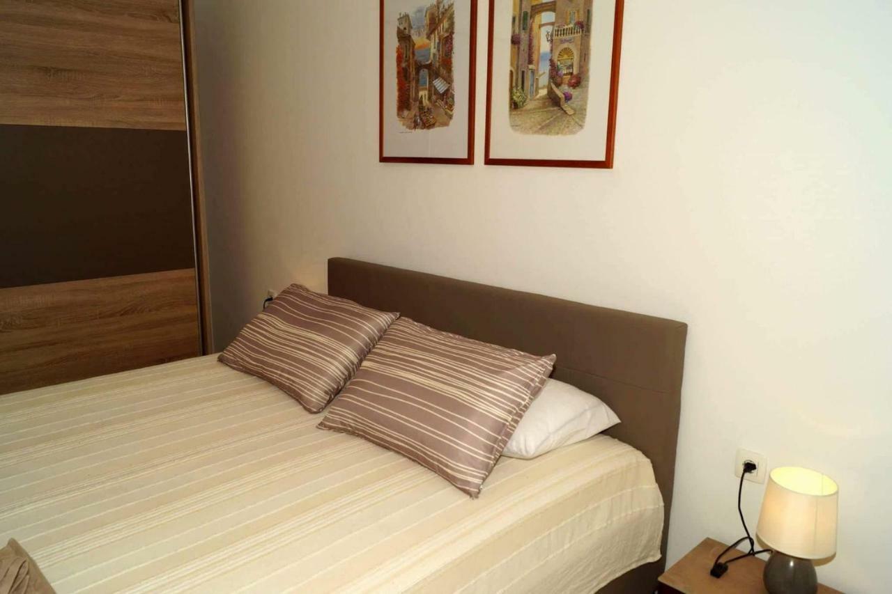 Apartman Eric Apartment Пула Екстериор снимка
