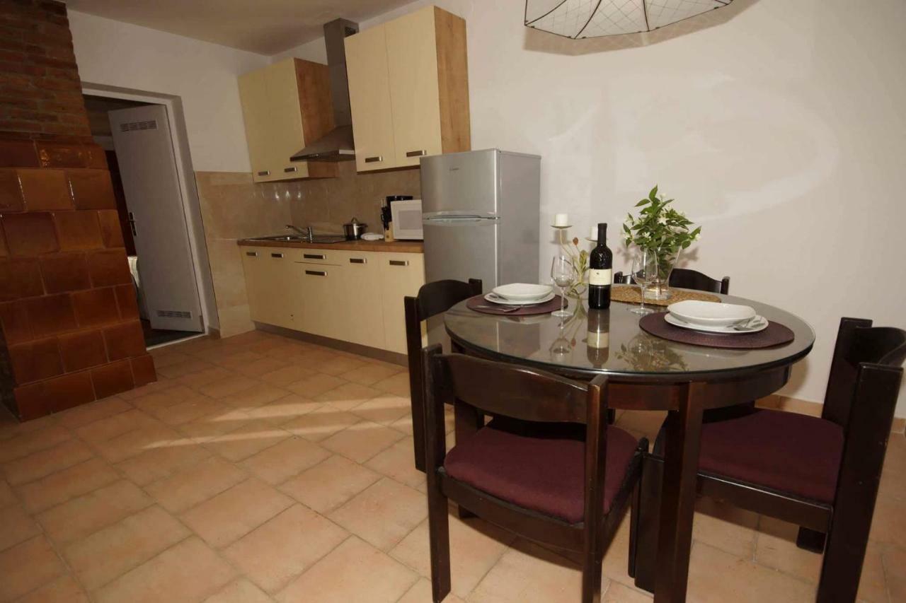 Apartman Eric Apartment Пула Екстериор снимка