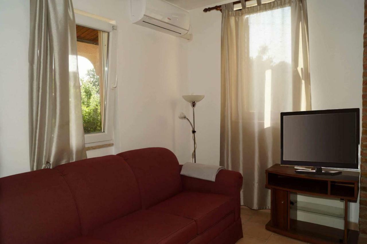 Apartman Eric Apartment Пула Екстериор снимка